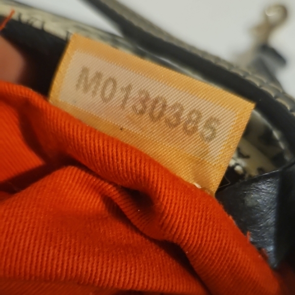 Dooney & Bourke Disney Mickey Comic Mini Barrel Bag – Rare - Picture 14 of 14